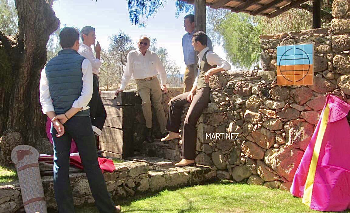 JairoMiguel_'s tweet photo. La Antigua 🇲🇽 2021
-
#jairomiguel #soñandoentorero #mexico #2021 #temporada #preparación #campo #charlas #momentos #fotografia #amigos
@JorgedeHaro https://t.co/3C0AN85kiw