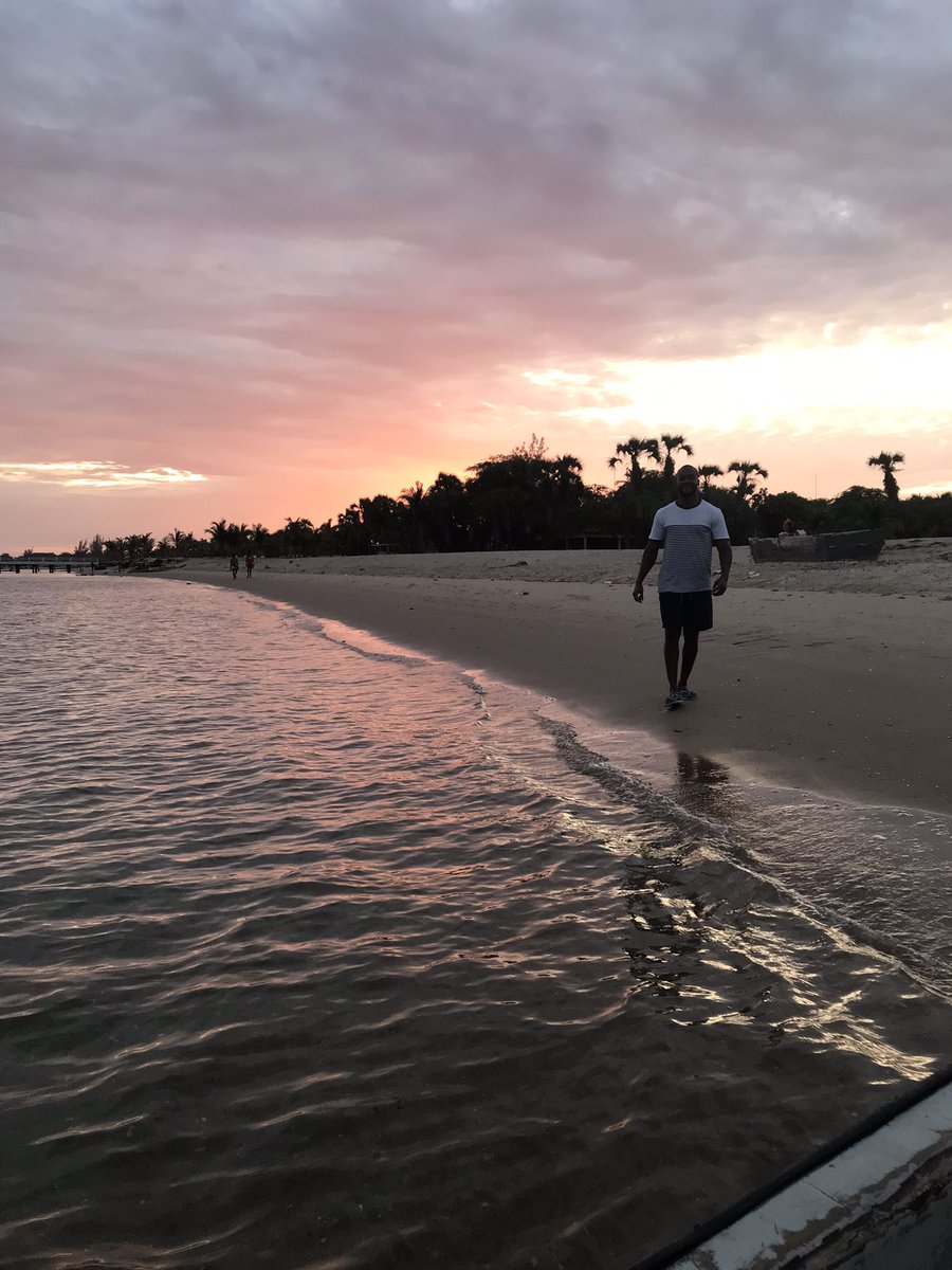 JaimeDaniel00's tweet photo. Angola, tu és uma maravilha 🇦🇴
#Mussulo https://t.co/12KVlj7nhY