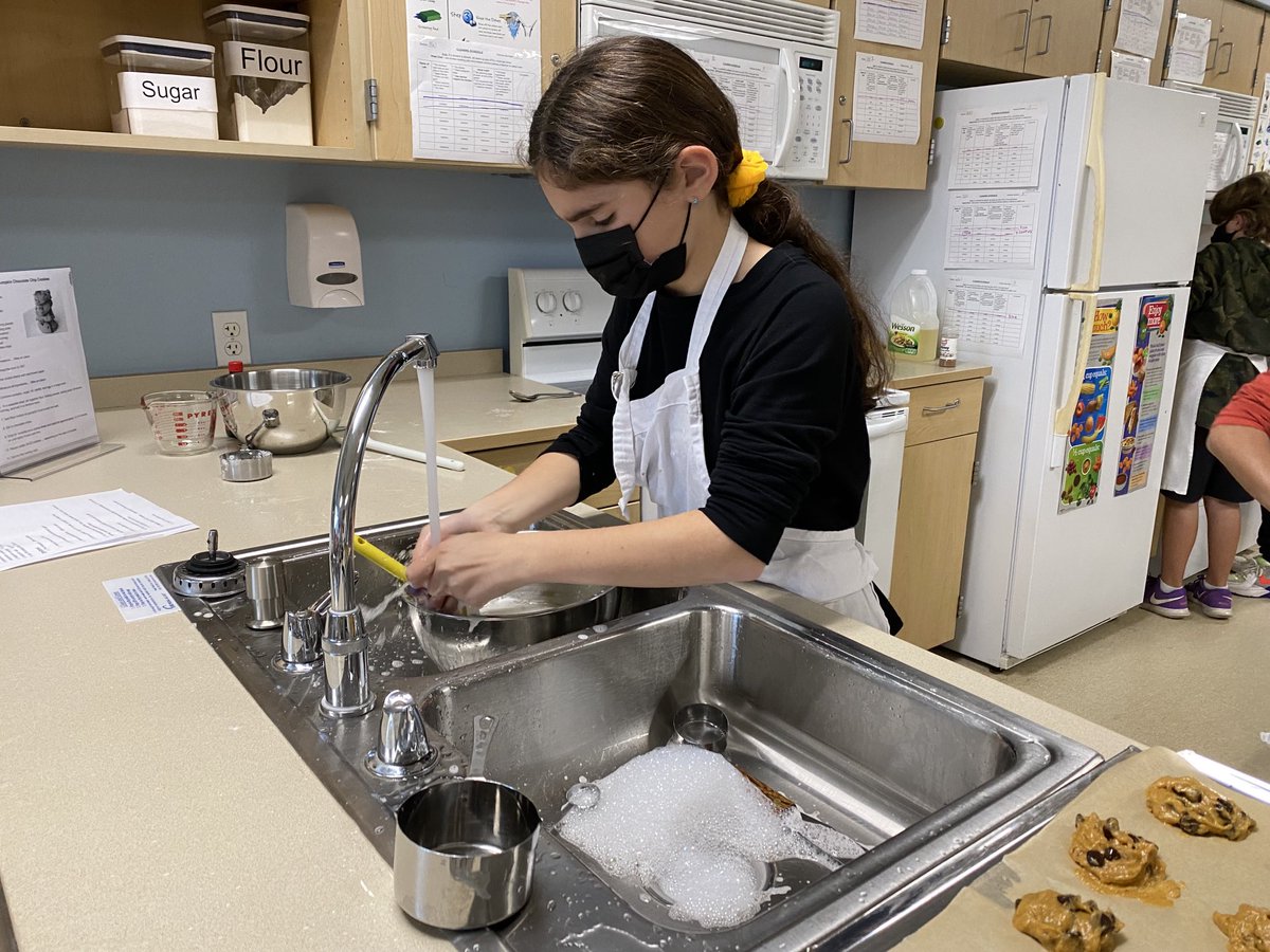 Nora Harnett tweet media