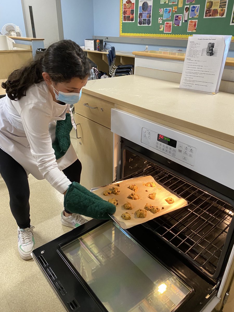 Nora Harnett tweet media