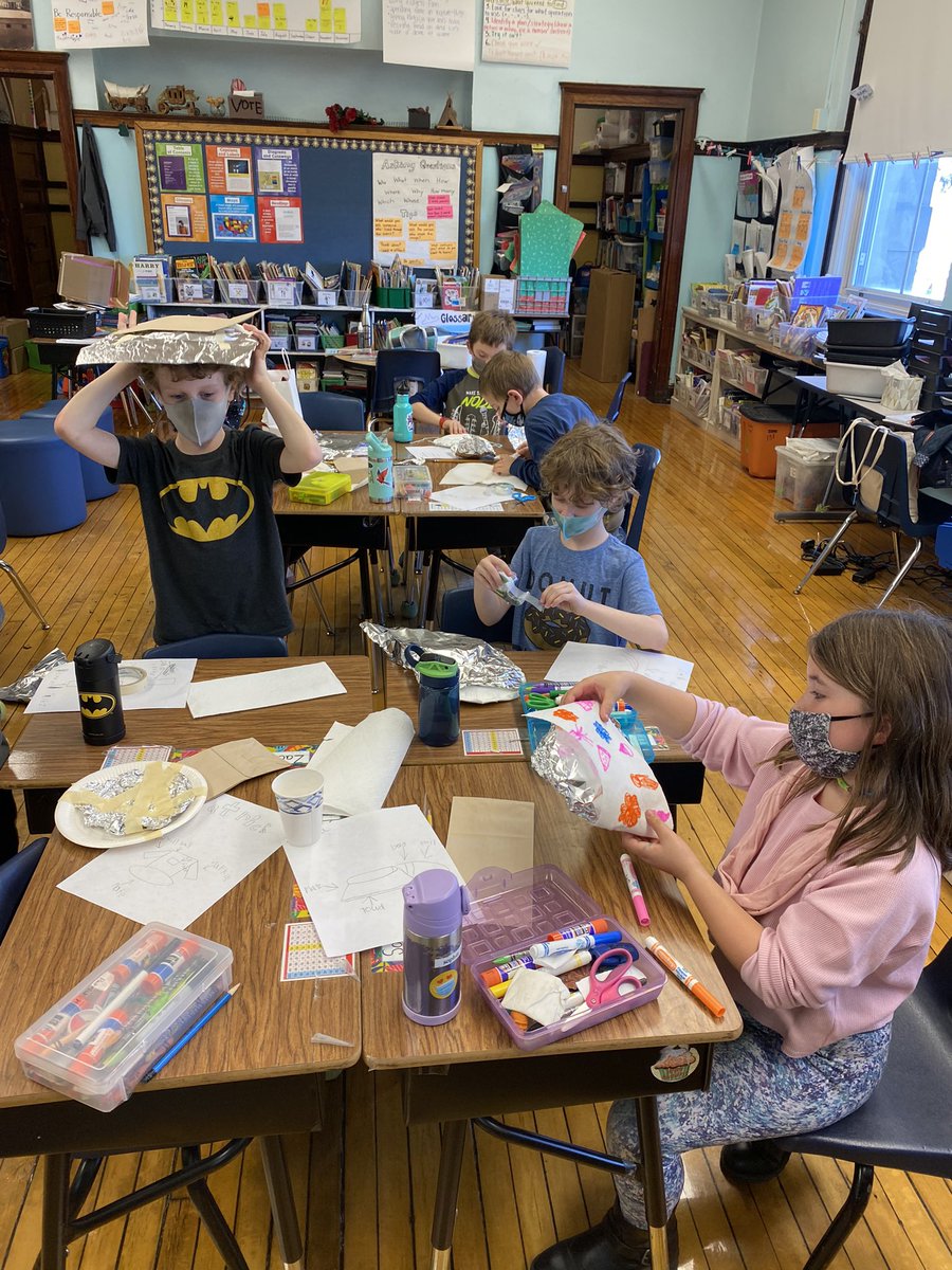 mmhigh1's tweet photo. Learning about properties of materials as part of a hat design challenge! @CoonleyES @MysterySci https://t.co/uBGfvcuS6t