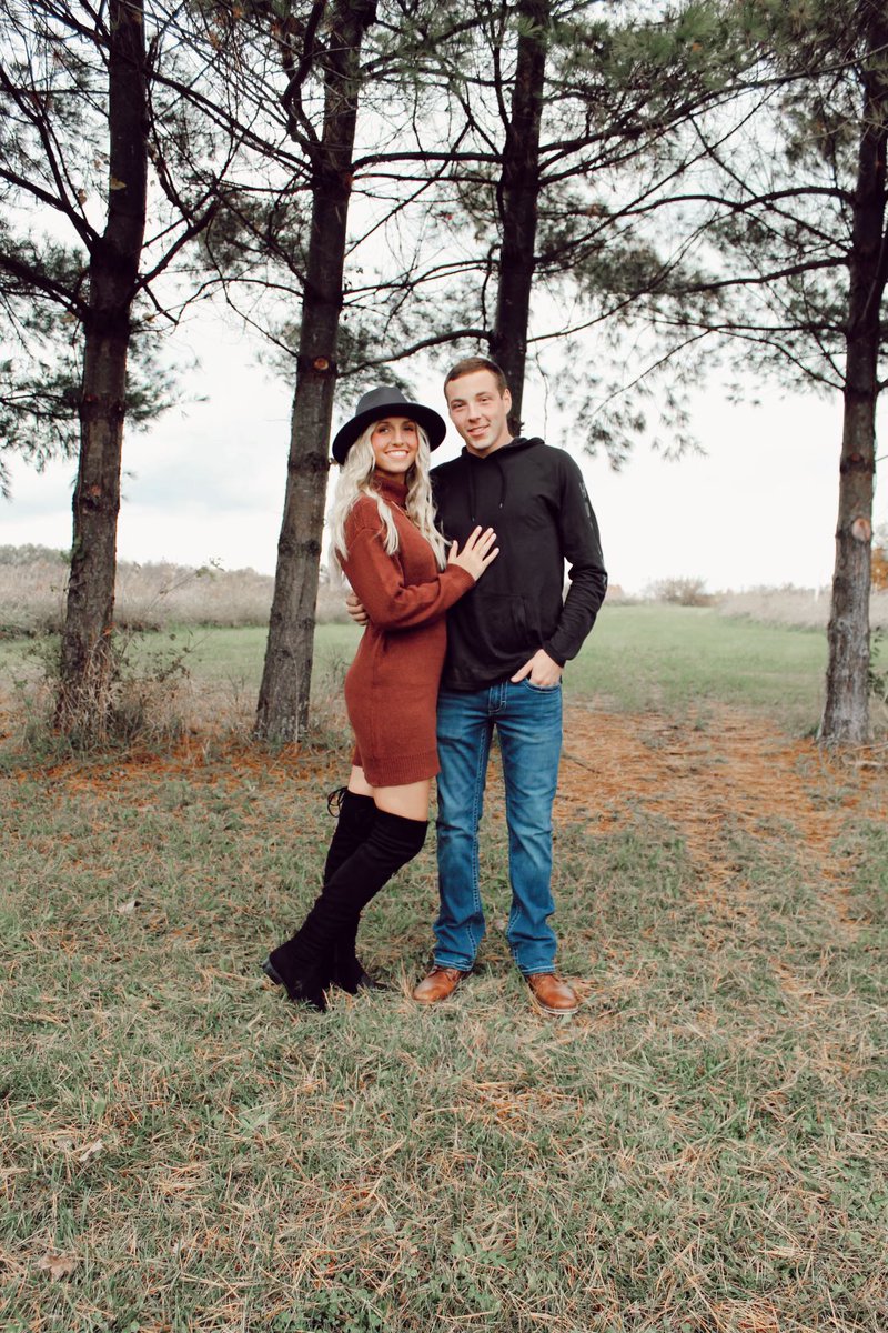 KaylaSchipper's tweet photo. our little family 🧡 https://t.co/wedacABzta