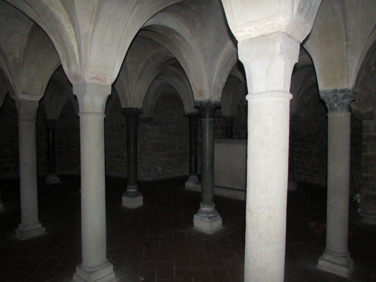 MeganHenvey's tweet photo. With the original form of the building dating to the 11th C – floor mosaics of which are housed at the Bargello (another day!) – today’s treat is the Basilica Sta Trìnita. Bursting with amazing art, the fun begins in the crypt where the column capitals are original. #AChurchADay https://t.co/zrsTXteOem