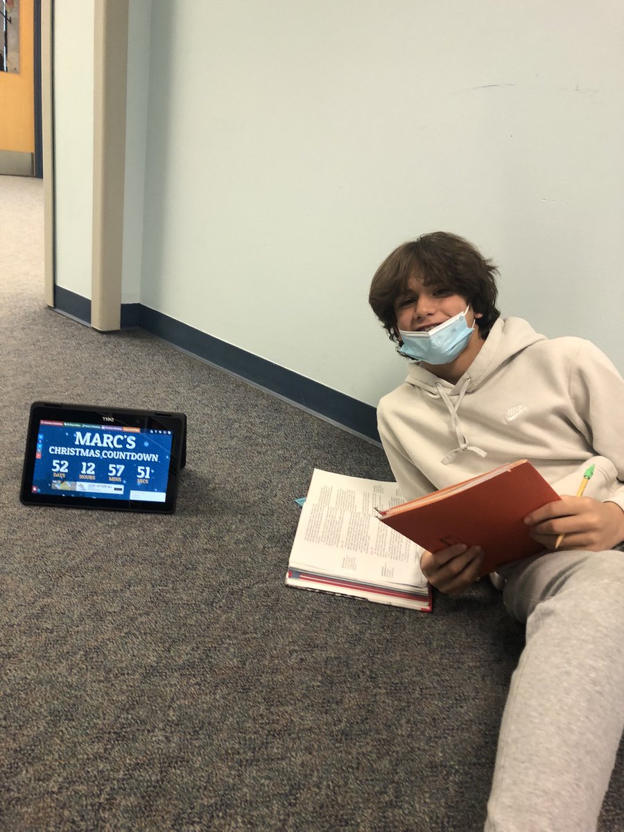 eschof_pawling's tweet photo. If anyone is wondering why I love teaching 8th grade, zoom into the Chromebook. https://t.co/kWituWoZNU