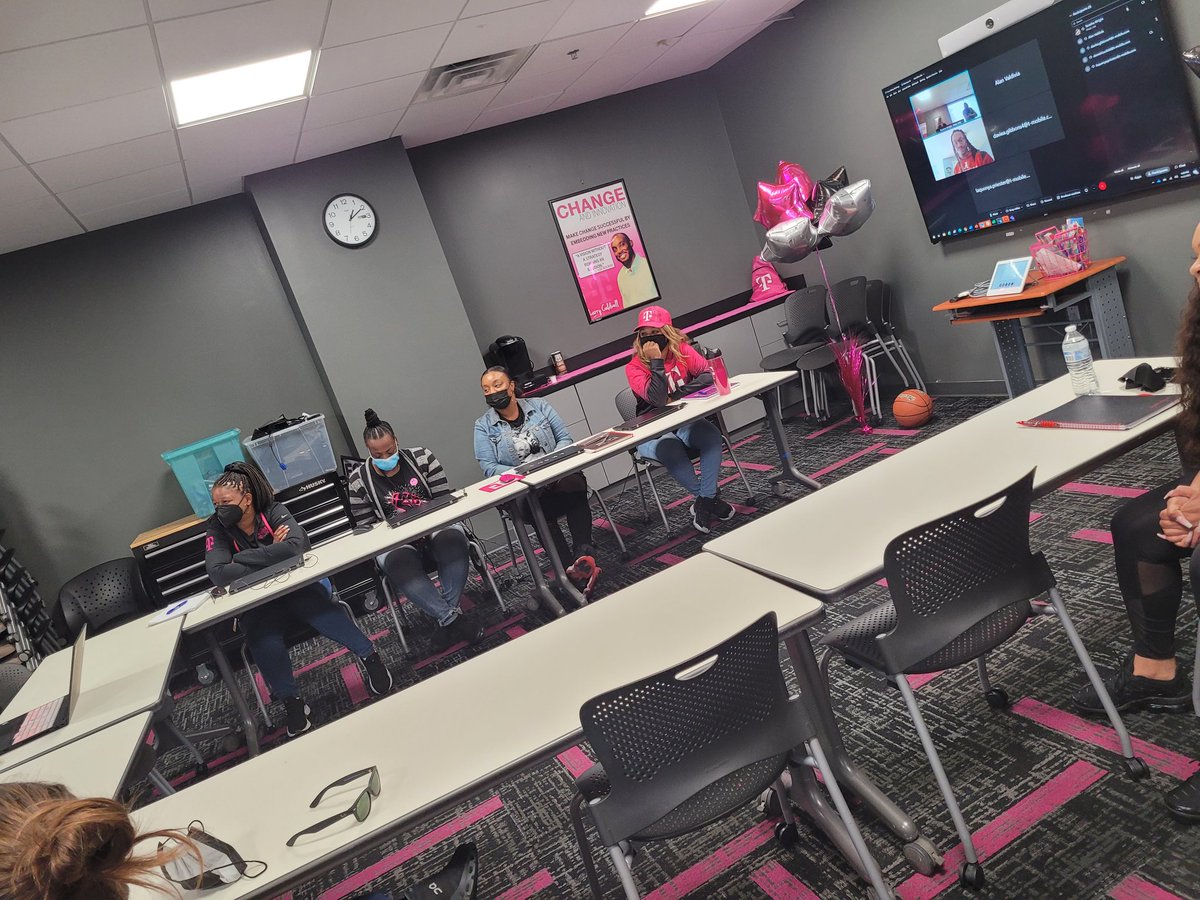 TarashaWright's tweet image. Magenta4 is backkkk!! Today Augusta DomiNation SLT celebrated and welcomed our 2nd M4 Cohort! Future Managers ready to take their development to the next level! @candymitchell06 @RachRo03 @RodariAndre @jasminedreams @Drew_Williams00 #famousfordevelopment
