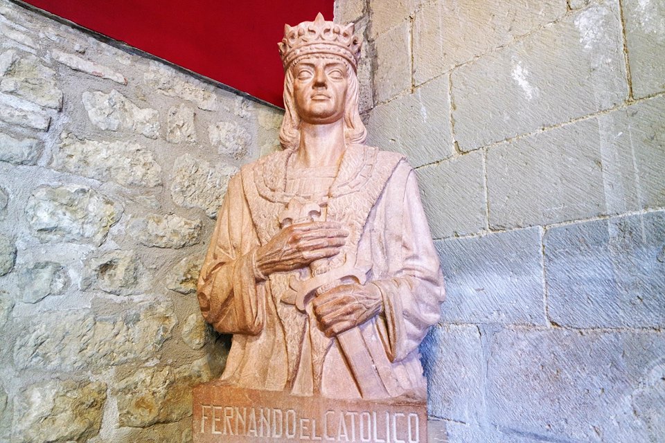 FC_AlbarregasC's tweet photo. Y aqui una pequeña recopilación de algunas estatuas mias que han hecho, muy agradecido la verdad, me gustaría haber puesto más pero no entiendo bien estas tecnologías. ¿Queréis parte dos con mas esculturas? 💯💯😘😋 https://t.co/MQfDODW8Us