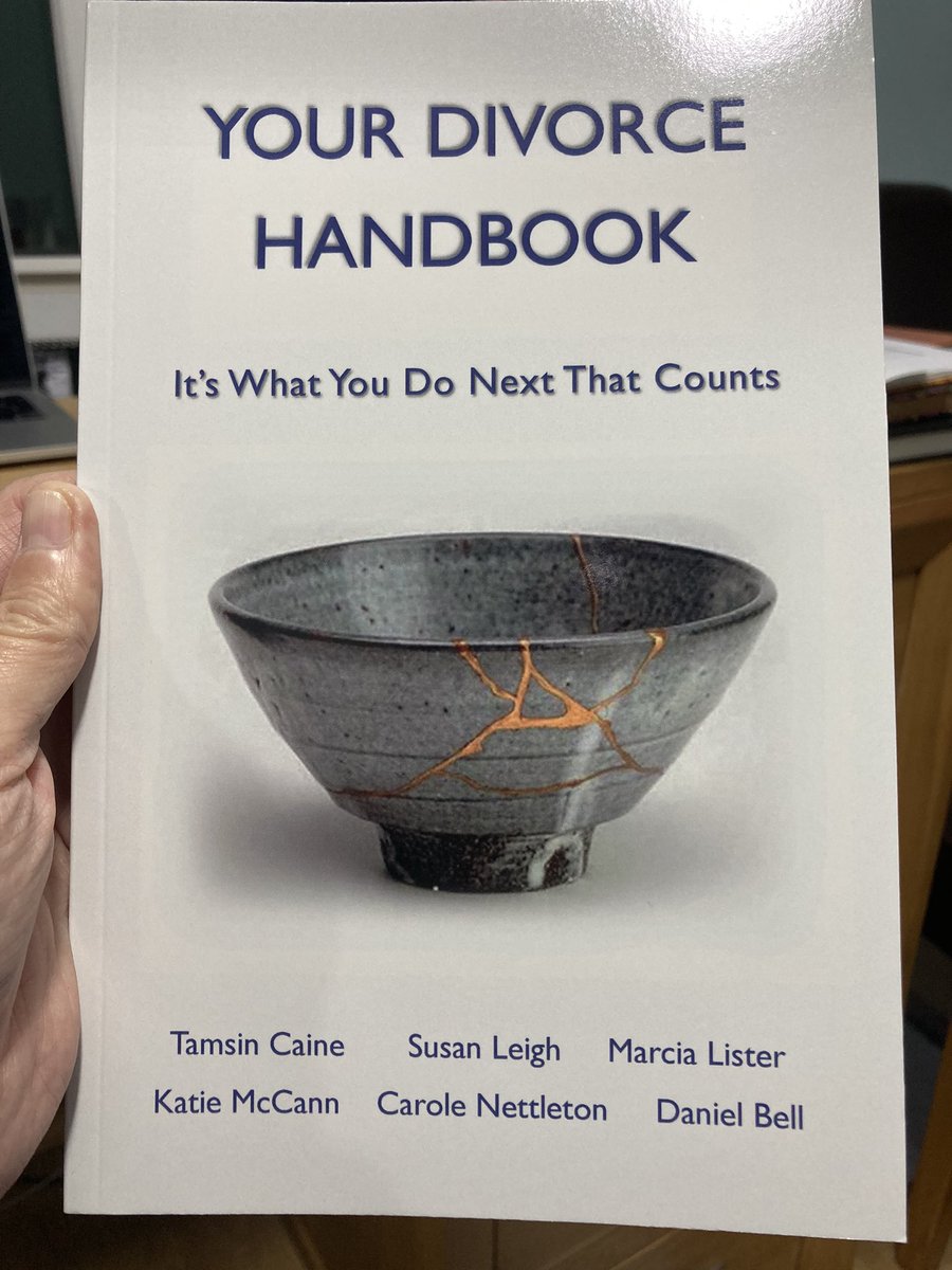 tamsincaine's tweet photo. The preorders have been sent and I have a box full in my office! Itโs so lovely to see the finished product. @smartdivorcefp #divorce #divorceguide https://t.co/d1NuJD4Kt3