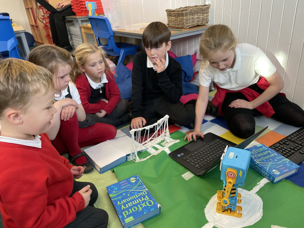 OrmistonPrimary's tweet photo. P5 were fantastic Digital Leaders today when they were teaching P1 about #MartyTheRobot.  P1 were very excited and loved having a go themselves.  @DigiLeader_Scot #DigiLeaderLearn https://t.co/uHJ0ykn6HJ