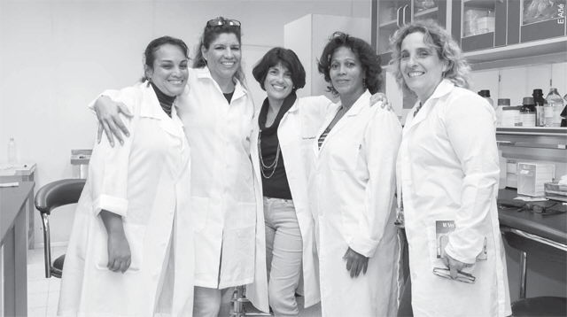 ReviewMedicc's tweet photo. Dr. Tania Crombet elected Fellow of The World Academy of Sciences for “outstanding contribution to science and its promotion in the developing world.” She directs Clinical Research at the Molecular Immunology Center in #Cuba. Here she is in MEDICC Review: https://t.co/a7C4JWsX3c https://t.co/ZaJClvjzen
