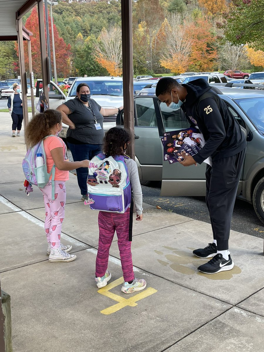 CatamountMBB's tweet photo. The Catamounts made a positive impact on their community this morning &amp; afternoon at Cullowhee Valley School!

#TJDK https://t.co/FwovBfcPap