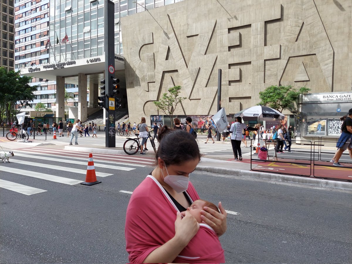 calabriageo's tweet photo. Primeira Paulista Aberta da bebê.
Falta a prefeitura (e outras prefeituras) expandir o projeto Ruas Abertas pra outras regiões. Para reduzir a emissão de poluentes, estimular a Mobilidade Ativa e ampliar os espaços de lazer nos fins de semana.
#MobilidadeUrbana #RuasAbertas https://t.co/qcxMmdna3R