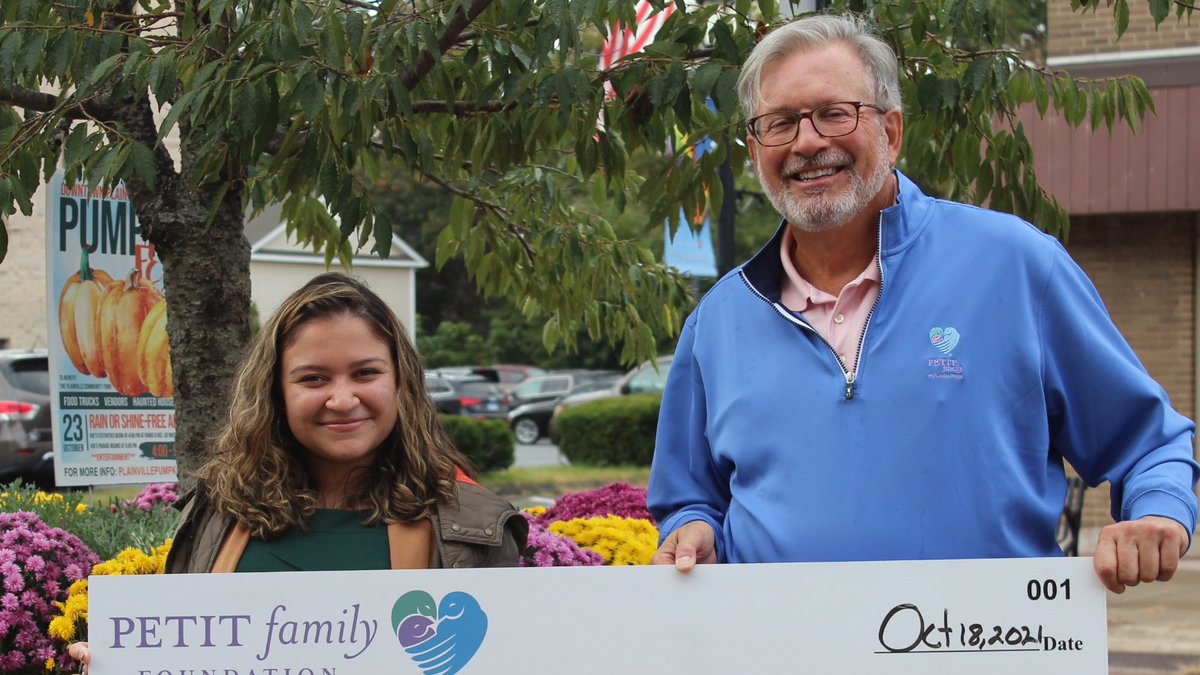 Family Centers (@familycenters) on Twitter photo We are honored to announce that we received a $10,000 grant from the Petit Family to support our Center for HOPE program. This will help caregivers and family members in our community whose loved ones suffer from chronic illness. ❤️
<a href="/PFFPetit/">Petit Fam Foundation</a> We are honored to announce that we received a $10,000 grant from the Petit Family to support our Center for HOPE program. This will help caregivers and family members in our community whose loved ones suffer from chronic illness. ❤️
<a href="/PFFPetit/">Petit Fam Foundation</a>