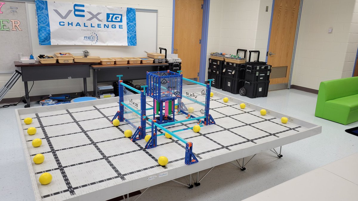 ALESFalconbots's tweet photo. After a year hiatus, Falconbots are making a return! Getting ready for the "Pitching In" challenge!#AshlandSOAR #AshlandRobotics https://t.co/Qj8oyCOsG3