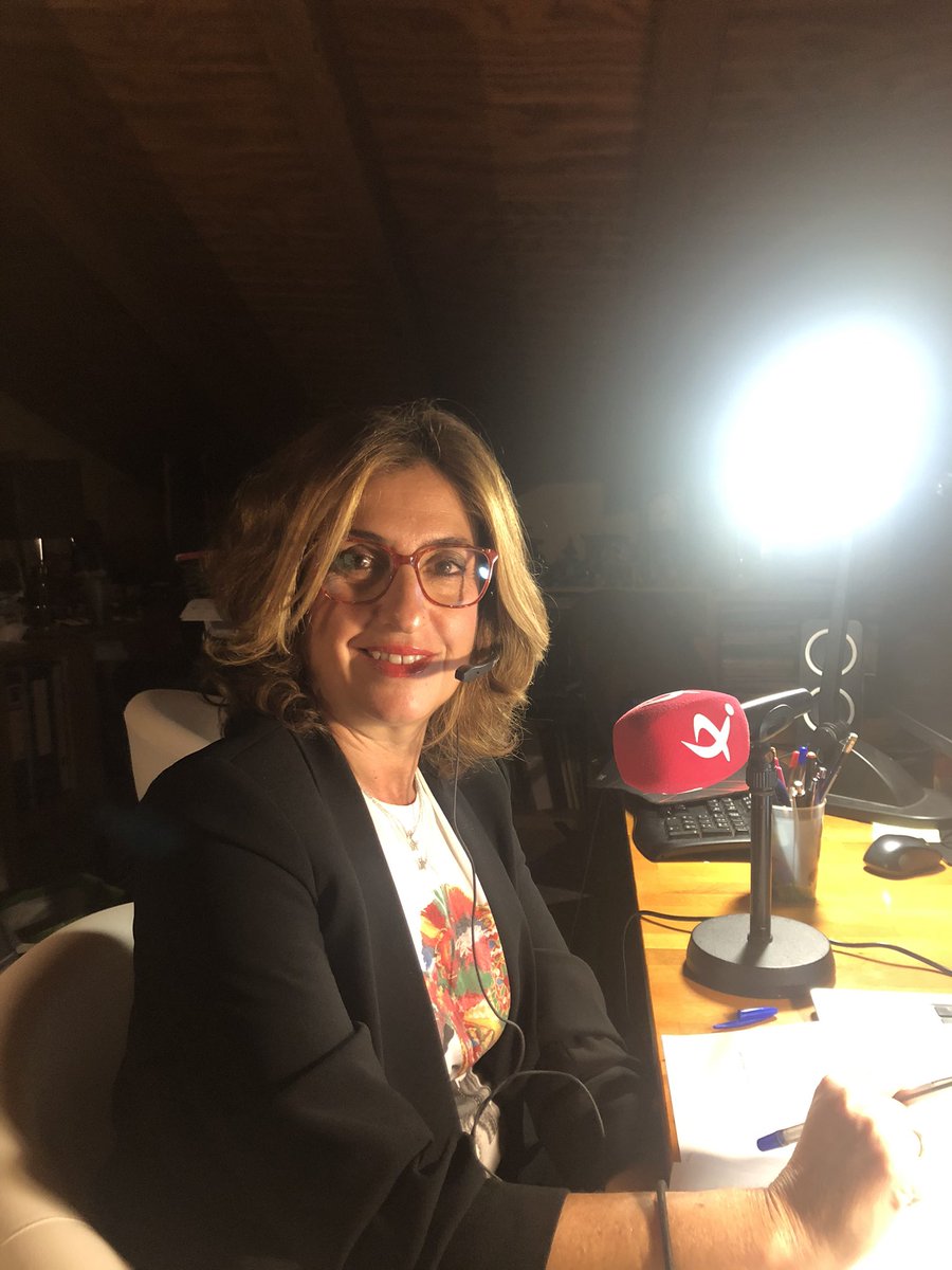 MariaHurteison's tweet image. Gracias a @UNESCO @worldradioday y Dani Martin @OndaCampus por invitarme a participar en la #RemoteRadioweek para contar cómo aumentamos la interactividad con la audiencia en @cextremadura 📻 con pocos recursos pero con mucho ingenio y trabajo 
🎧👉connectonair.com/conference-esd…
