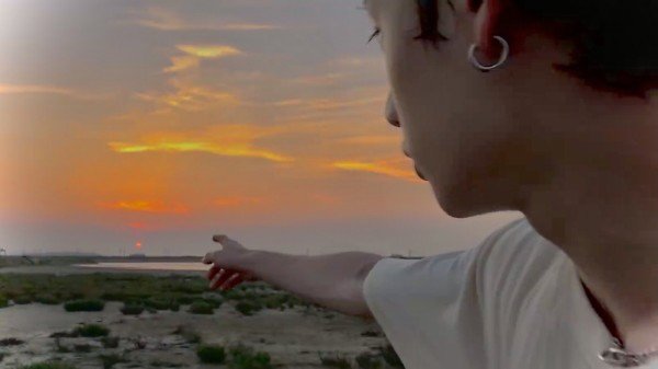 taian_b's tweet photo. ˜”*°•. тред: собери свой аутфит .•°*”˜ 
 
основываясь на: skz ver. 
- биас \ не стэню 
- знак зодиака 
- любимое животное 
- процент заряда батареи https://t.co/6kO9oiDlxG