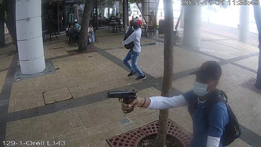 teleamazonasec's tweet photo. #ATENCIÓN | Asalto en el Malecón 2000 , delincuentes se robaron todo el dinero recaudado de los parqueos 
Vía: @paultutiven https://t.co/MIg3Deyees
