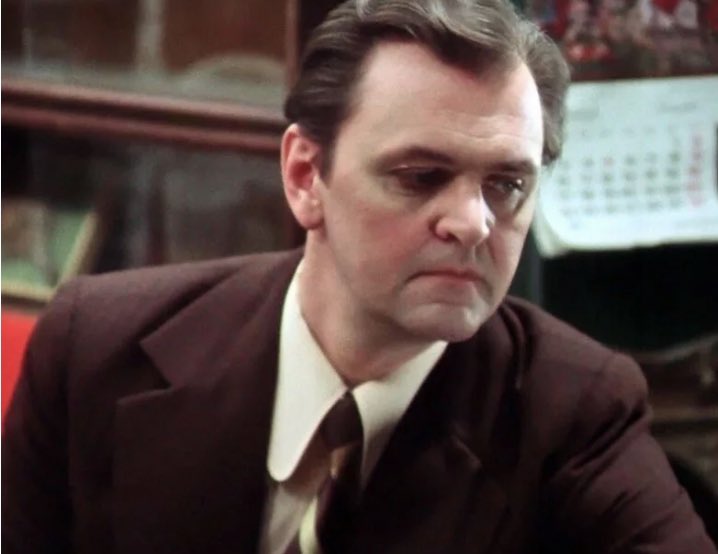 Ирония известных. Ирония известных. Женя лукашин ирония судьбы. Ирония известных. Ирония известных.