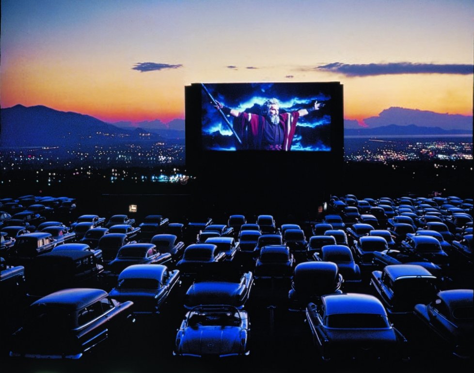 BlackstarCorne1's tweet photo. 📷J. R. Eyerman
"Drive-in cinema" Utah, 1958 https://t.co/Knx0XD6Wdv