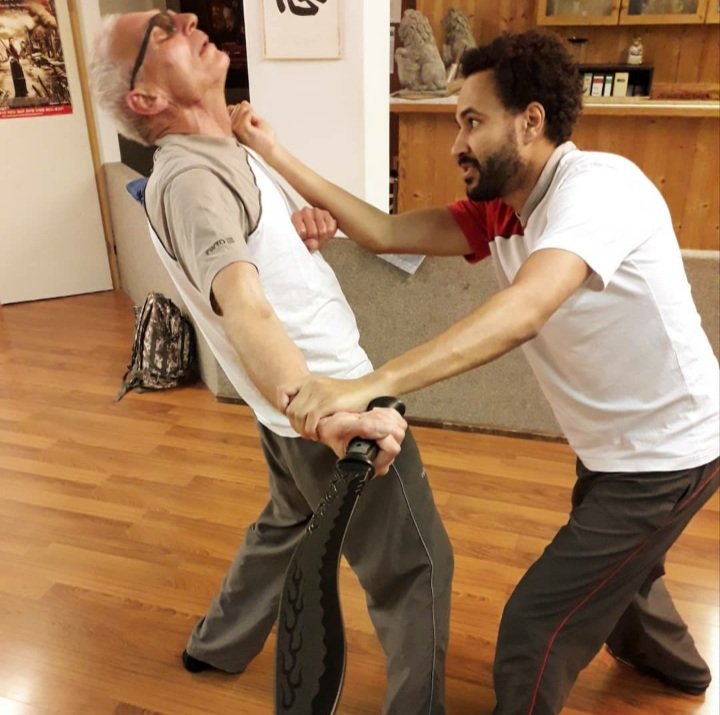 WTKarlsruhe's tweet photo. Heute Abend in der WT Schule KA-Innenstadt.
Ausbilderthema Abwehr von Angriffen mit scharfen Waffen.
Eine Situation die wir nie im Alltag erleben möchten... https://t.co/HtVgcycAUk