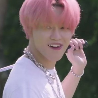 LELECIAGA's tweet photo. chenle attractive smirks... https://t.co/SXLGnCvEoV