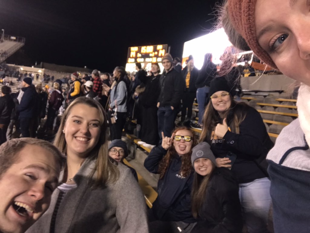 rable_katelyn's tweet photo. #gorockets https://t.co/7ECAjgKxfs