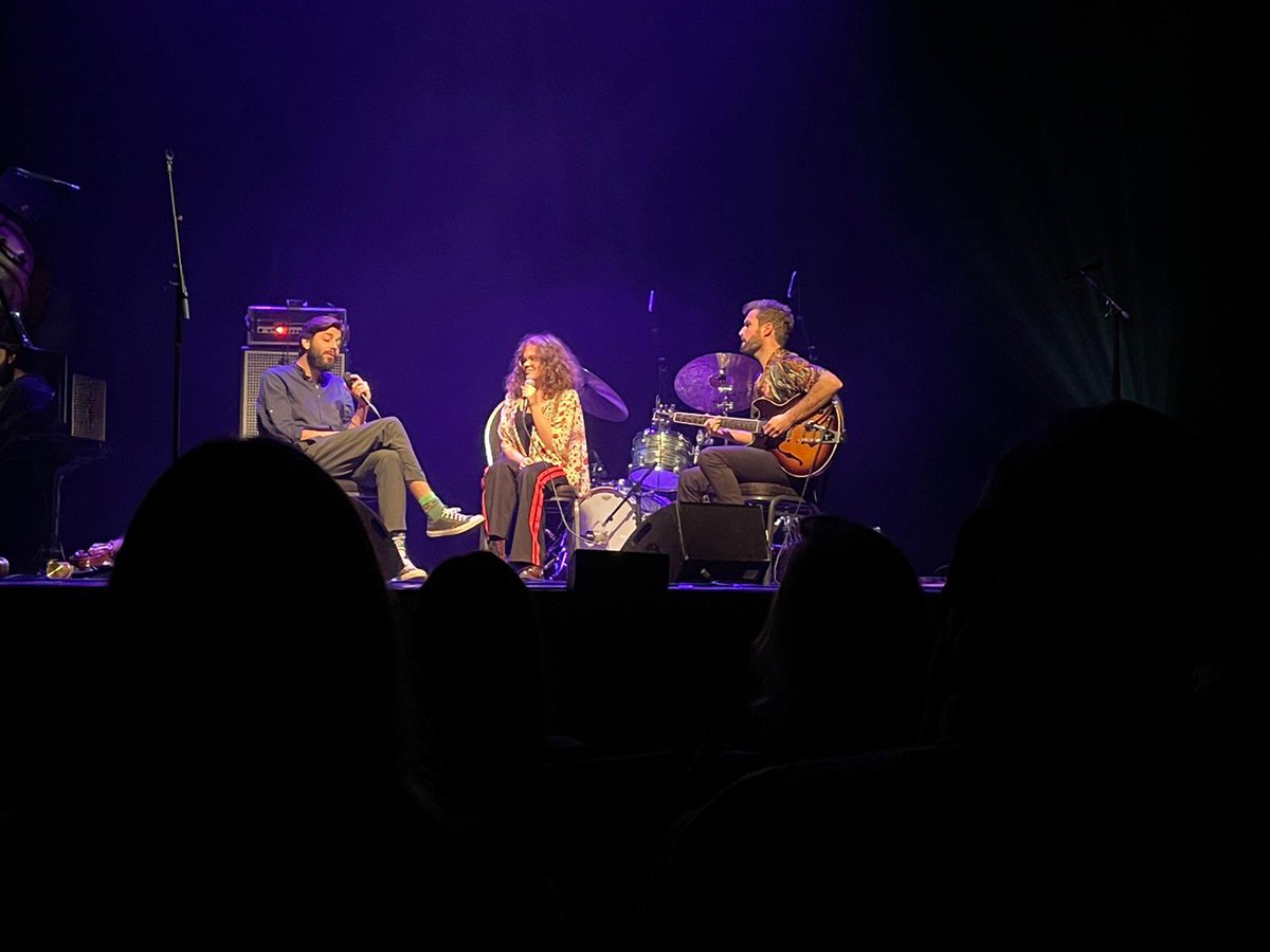 randomrene_'s tweet photo. Nijmegen… Hopelijk heb je genoten van Só Um Beijo💋 met Salvador Sobral, dankjewel🙏🏻❤️ foto’s en filmpjes zijn welkom! Vindt me op Instagram: irenepluym_music
#salvadorsobral #stadsschouwburg
#nijmegen https://t.co/k2fxlCuSjl
