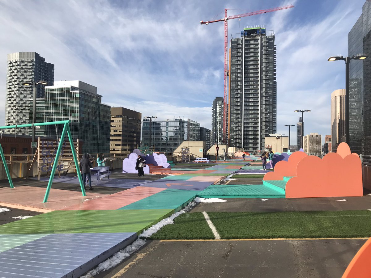 PalsClass's tweet image. With only 3% dedicated park space in Calgary’s downtown district, urban planners have had to reimagine under-utilized spaces to make communities more inclusive and diverse. Today we visited High Park; an urban park space built on the 6th floor of a parking garage! #2School
