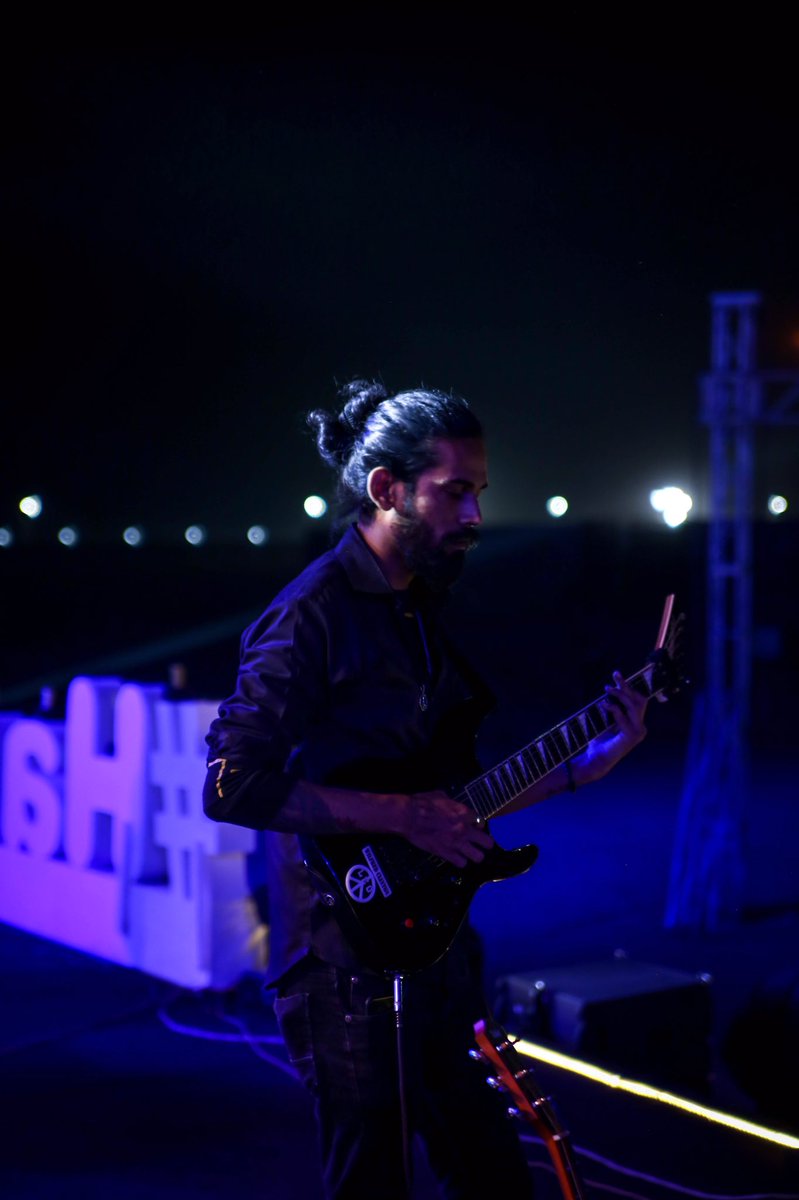 wilfredclint0n's tweet photo. It was a great performance at Gohar Villas.
.
#WilfredClintonOfficial #guitarist #performer #gig #live #concert #performance #goharvillas #harjaga #atifaslam #ahmedjhanzeb #alinaveed #teamAlinaveed #natashabaig #musician #artist #sceneon https://t.co/2qTHXJo04o