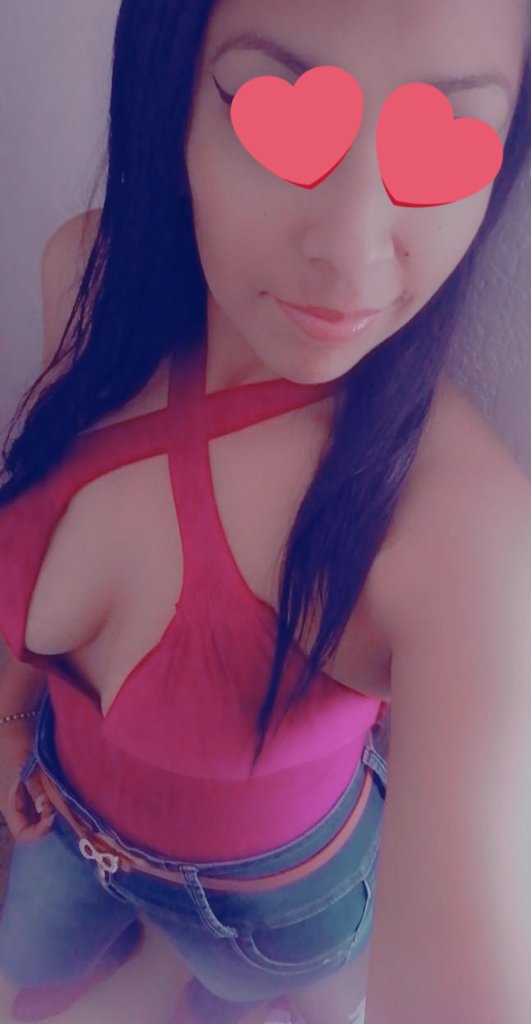 jacqueyedd's tweet photo. Quedate con el hombre que con solo pensarlo, te humedezca los labios... 🤤🍆 https://t.co/JQEHLIp9E7
