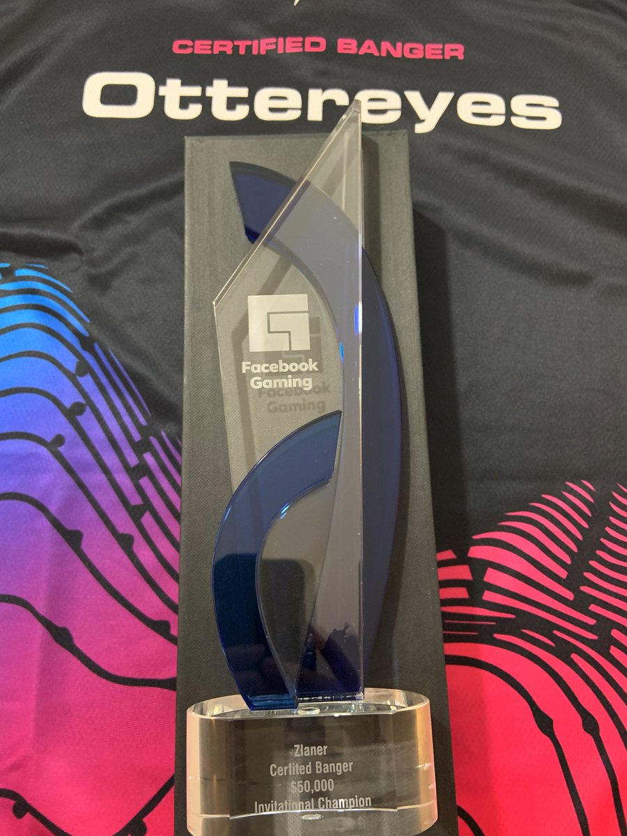 Johnny 🦦 tweet media