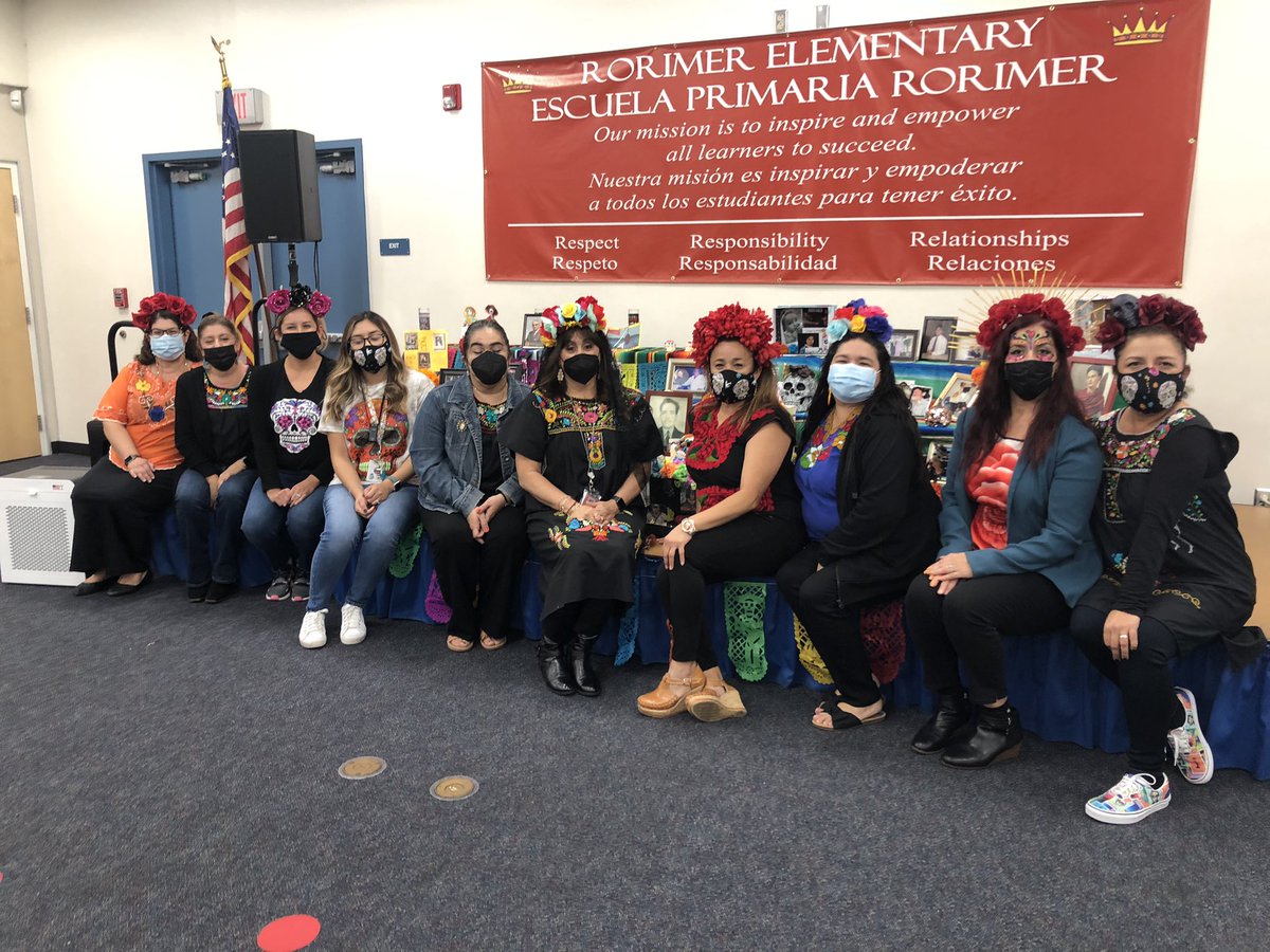 Raquel47's tweet photo. @RorimerRoyals Dia de los muertos celebration was a success! The students learned so much from the projects! #RorimerDualProgram #WeAreRUSD #DiaDeMuertos https://t.co/jaQf51cBzc