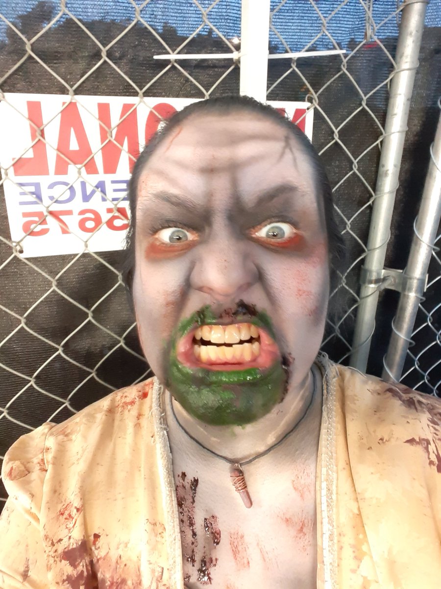 FoxfireAnomaly's tweet photo. 🖤🎃THAT'S A WRAP!🎃🖤
Thank you to all the cast, crew and customers who made #TheDisturbance at @thehauntedhotel this year an AMAZING haunt!! The following thread is going to have all the incredible makeup I was honored to have on my face this season!! https://t.co/DkwfoPtGRx