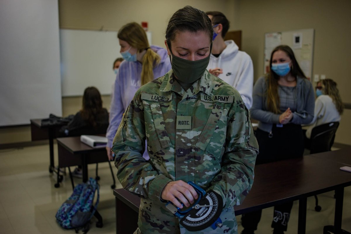 <a href="/WKUCEBS/">WKU CEBS</a> <a href="/WKUPsychology/">WKU Psychology</a> <a href="/WKU_PsychClub/">WKU Psychology Club</a> 🎓 What are some potential future career paths?⁣
 ⁣
Graduates can pursue careers in psychology/counseling, such as <a href="/wkupsyd/">WKUPSYD</a>, <a href="/csa_wku/">WKU Counseling and Student Affairs</a>, or <a href="/wku_schoolpsych/">WKU School Psychology</a>, or apply their degree to fields such as management, marketing, &amp; human resources. 

#WKU <a href="/WKUCEBS/">WKU CEBS</a> <a href="/WKUPsychology/">WKU Psychology</a> (7/10)