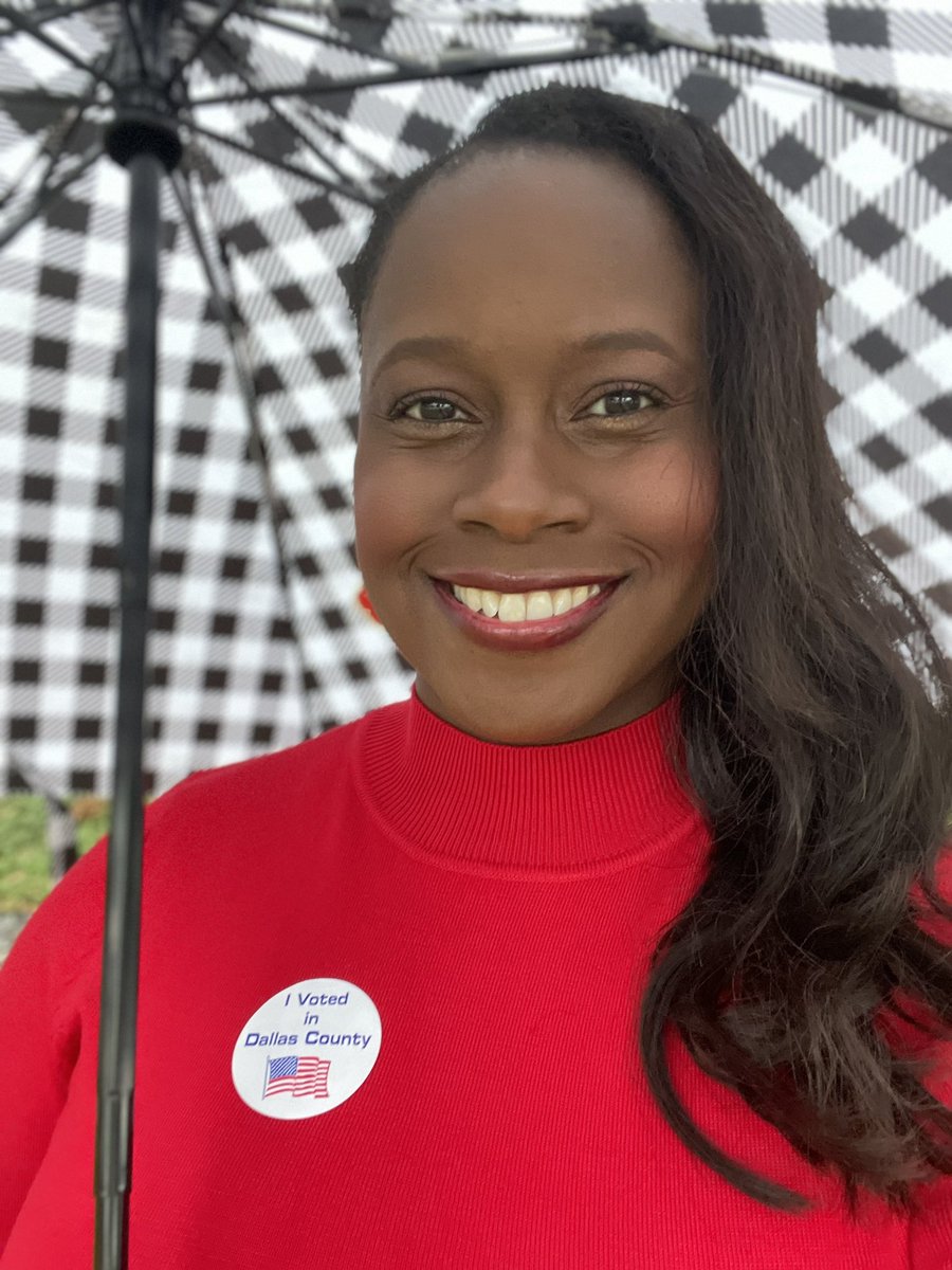 SarahJacksonSJ's tweet photo. Although it’s raining, the polls are open until 7p…there’s still time to VOTE! @DallasVotes2021 #Vote #DallasVote https://t.co/ZBqQ7A5I53