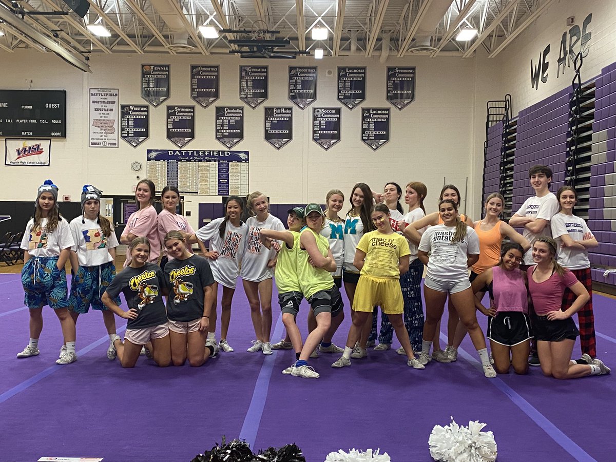 bfieldcheer's tweet photo. States Week👯‍♂️
#twinning https://t.co/T22BwS6OAb