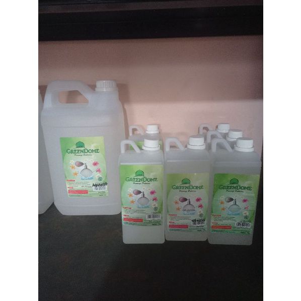 blossomafrodit's tweet photo. Saya menjual Parfum Pewangi Parfume Paka... seharga Rp. Dapatkan di Shopee sekarang! https://t.co/HiPIyJXiZx #ShopeeID https://t.co/DkbvdzTYjn