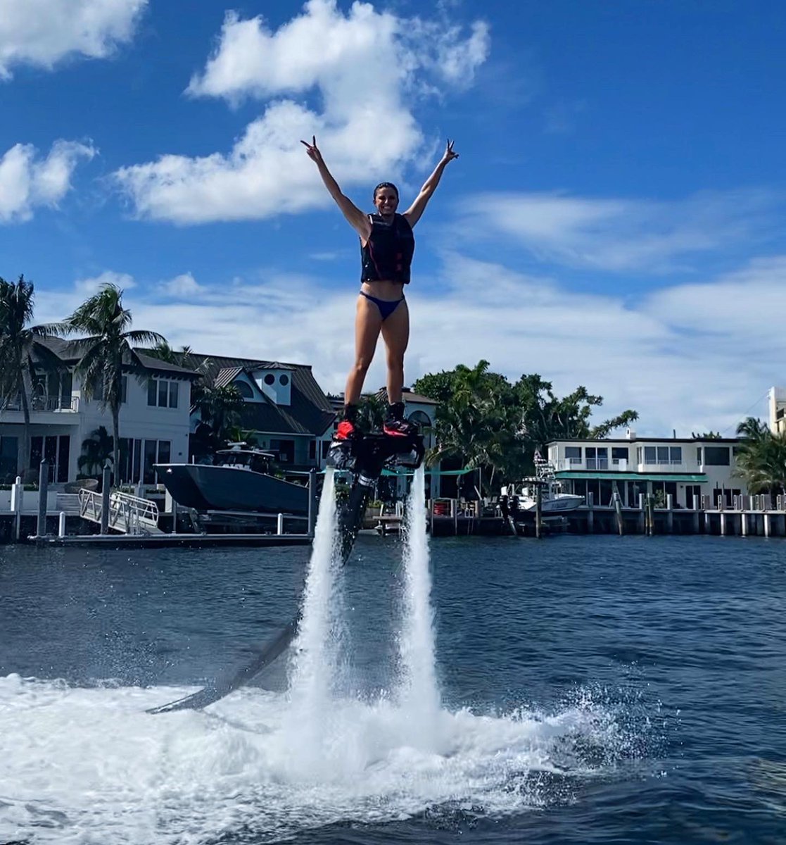 Rachele Brooke Smith tweet media