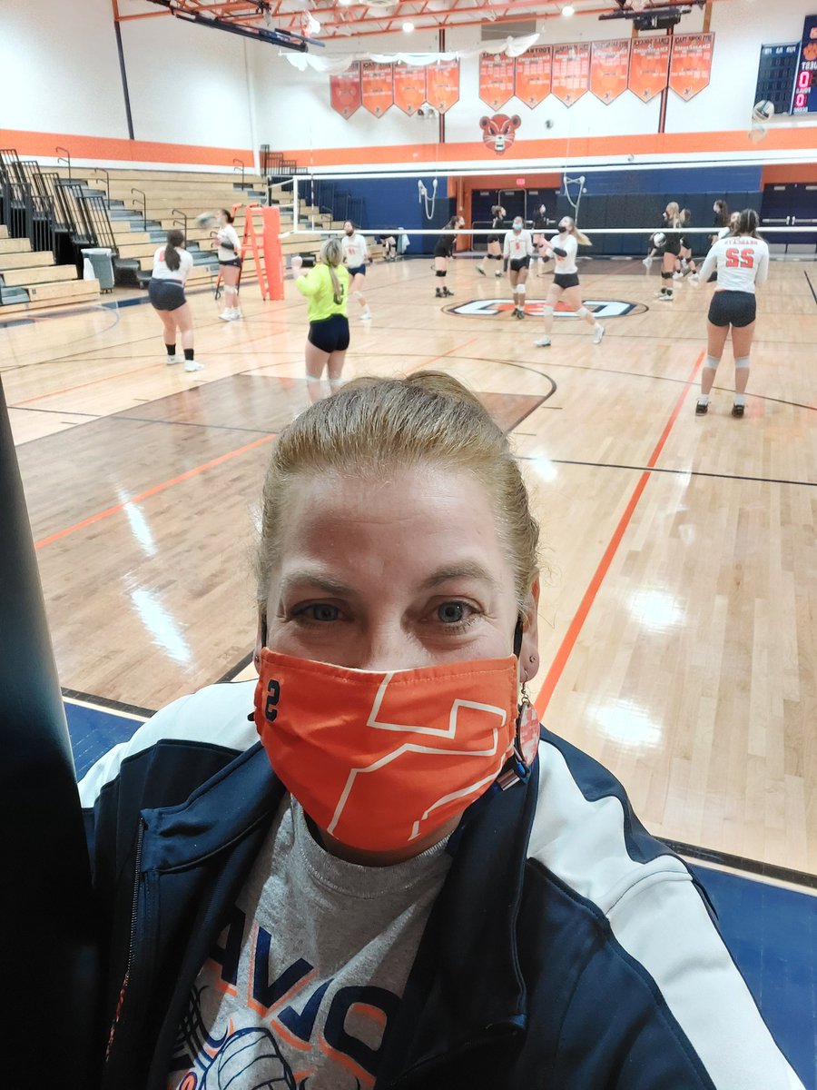 C2Photography13's tweet photo. LET'S GO BEARCATS!!! https://t.co/EugvbV5FIy