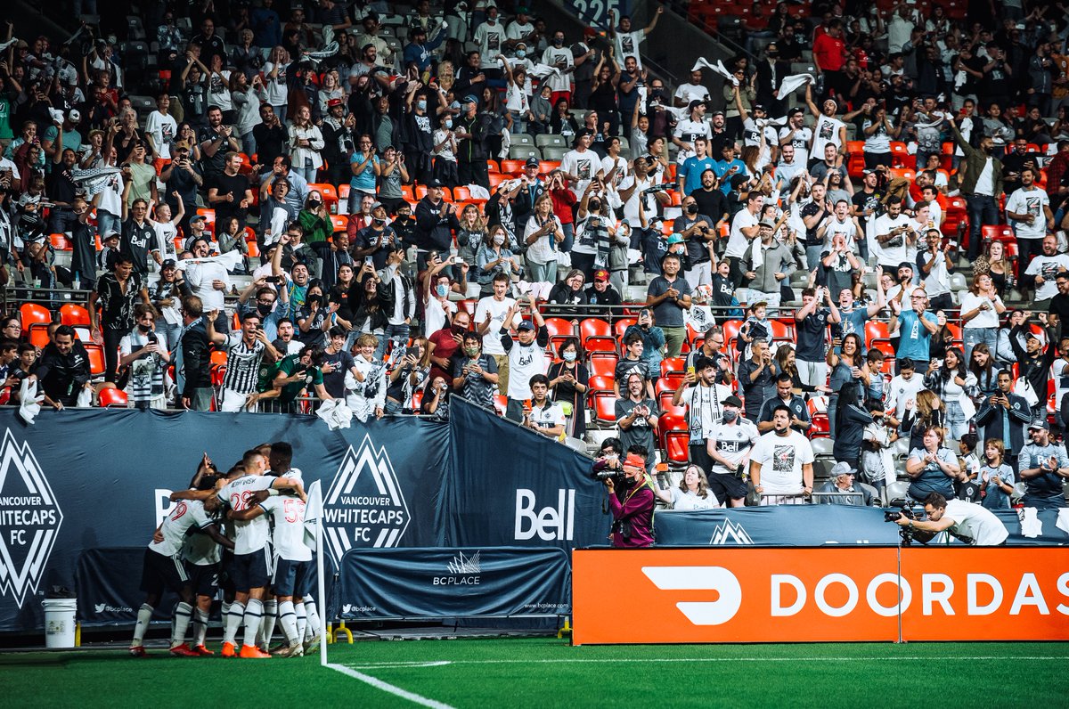 VWFC_Fr's tweet photo. Notre dernier match contre LAFC était tout droit sorti d'un scénario hollywoodien 📽️ 🎞️

Ce soir, avec une victoire à Los Angeles, nous pouvons nous qualifier en playoff pour la première fois en 4 ans. 👊 🌊

#VWFC #LAFCvVAN https://t.co/wXoluQu5Ua