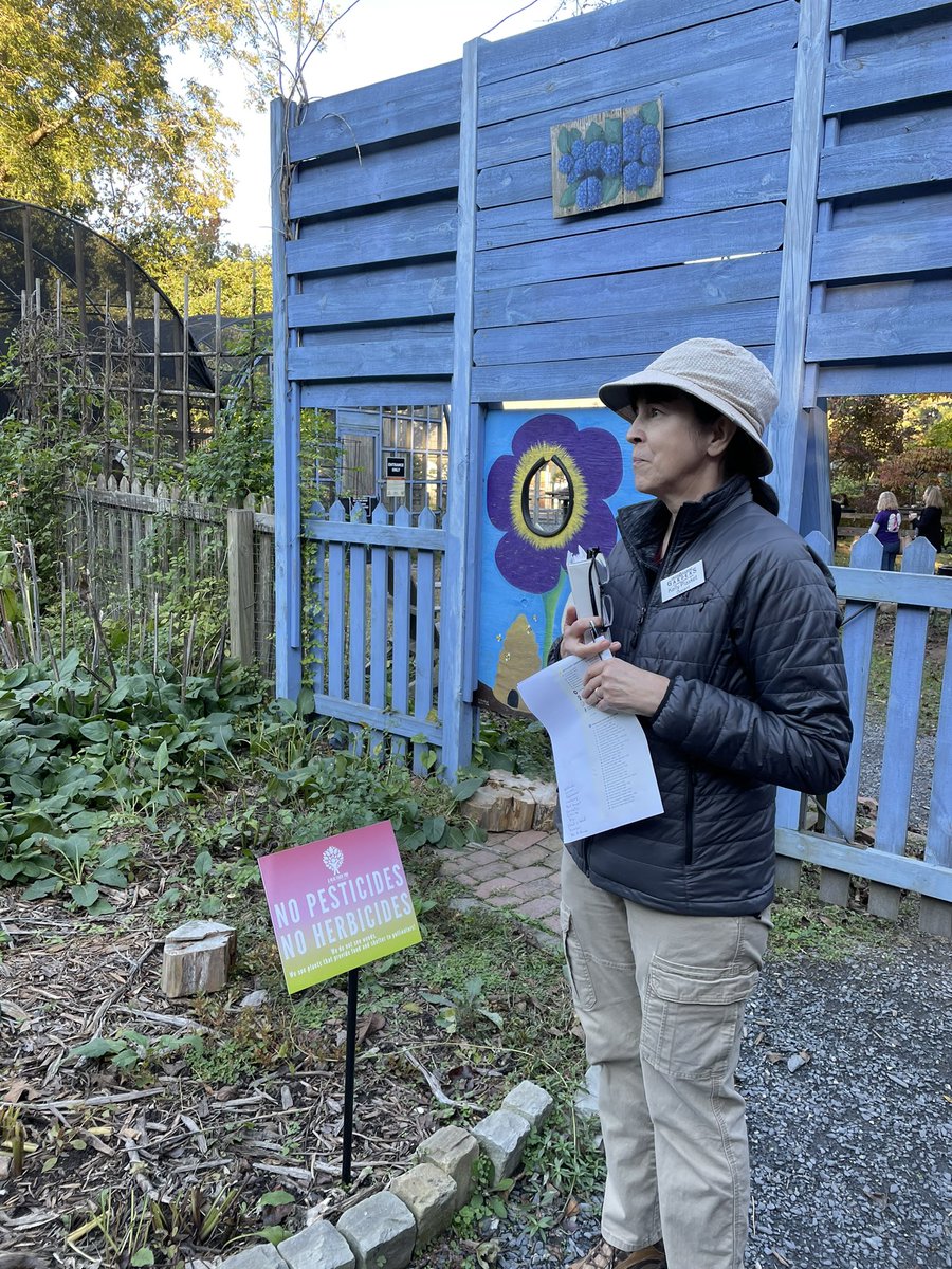 ARTwithJessica's tweet photo. Such a fun night with Teacher Leaders @SmithGilbertGA We loved walking the garden and learning SO MUCH. All of the Fine Arts + STEM synergy was incredible! @CobbVisualArts @CobbPerforms #cobbsteam #steam @STEMsally https://t.co/GCBjYulPMR