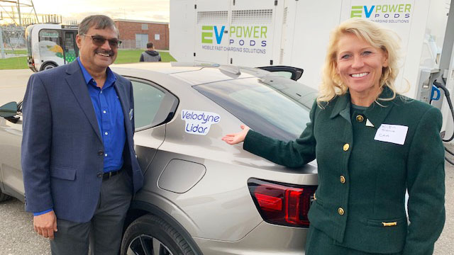 VelodyneLidar's tweet photo. Go #TeamVelodyne! #VelodyneLidar's #Automotive Programs Director Rajeev Thakur met up w/board member @kslanina20 at the Detroit @acrosscharge event. Our car is looking great &amp; rolling right along! Follow the race: https://t.co/AMCG3hVSC1 #chargeacrossamerica #ev #electricvehicles https://t.co/4RIzaG8gDx