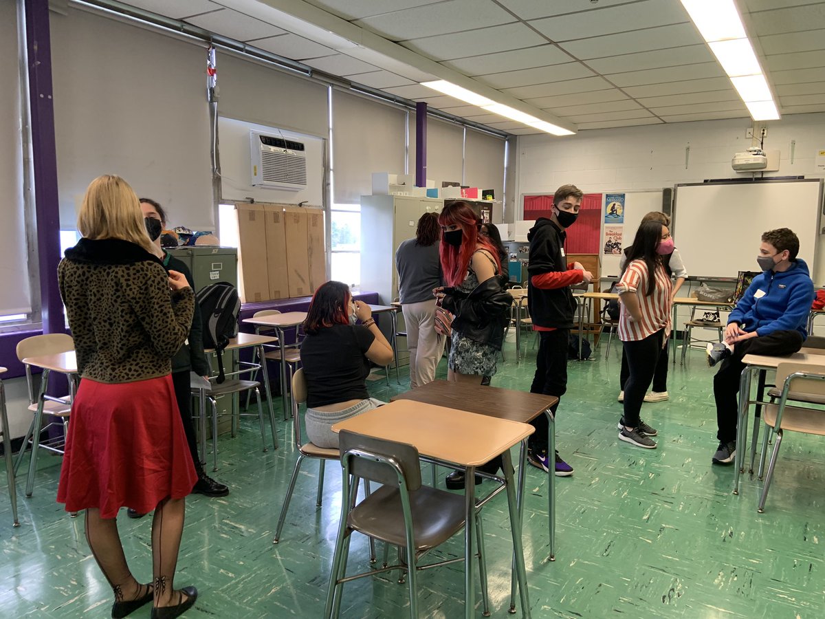 CHWestThespians's tweet image. Today the Living Theatre class participated in a murder mystery. #creatingcharacter @CherryHillWest