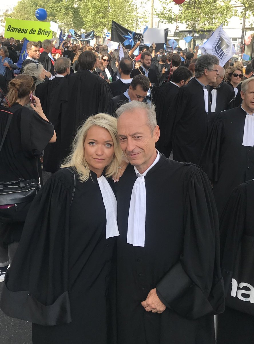 LD_Avocat's tweet photo. 2 novembre 2011 => 2 novembre 2021. 

10 ans de barre déja, 10 ans de barre seulement. 

Toujours fière de porter cette robe. https://t.co/LnNdv12phK
