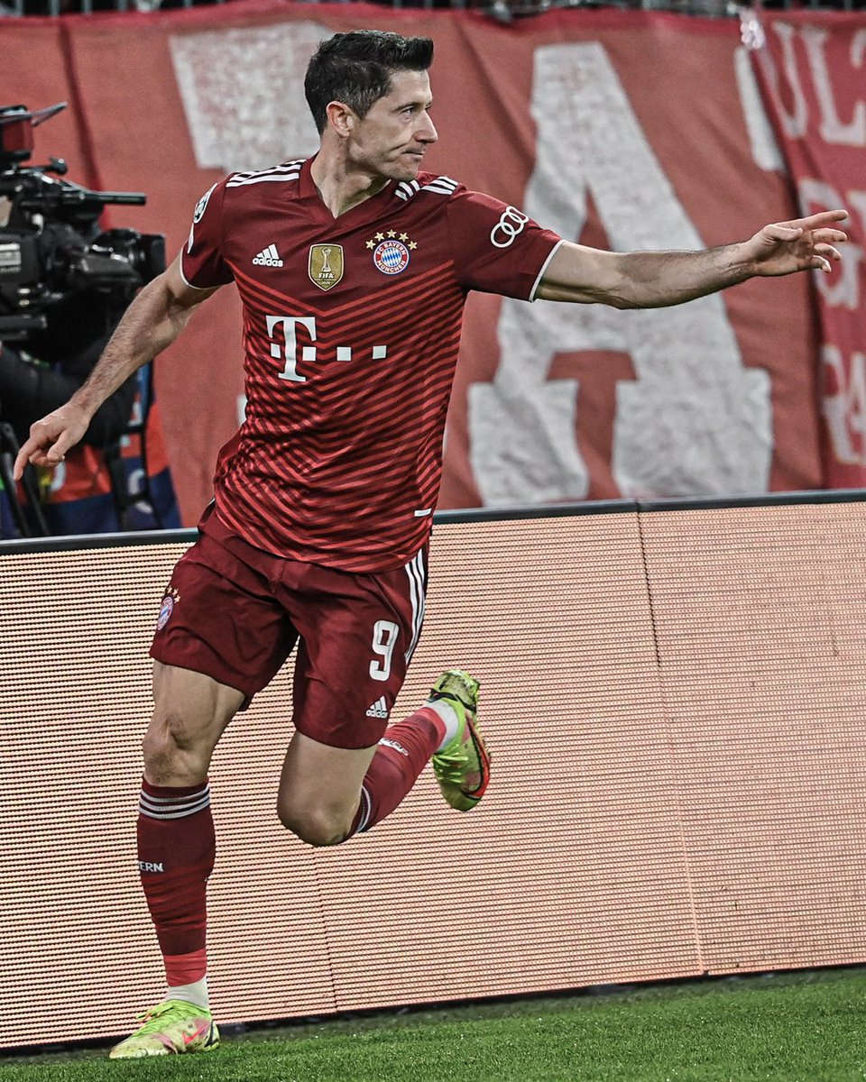 ESPNFC's tweet photo. A hat trick on his 100th Champions League appearance.

Just Lewandowski things 😎 https://t.co/ccpyd27ivn