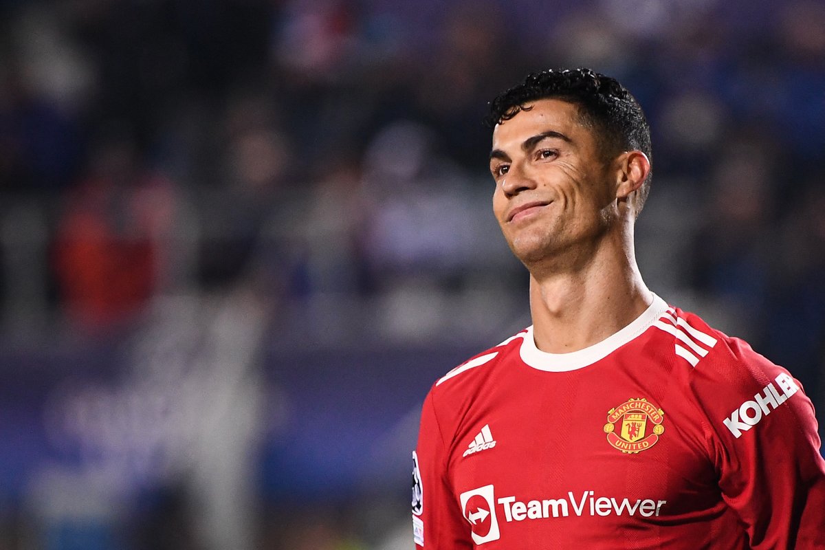 ESPNFC's tweet photo. WHO ELSE IN THE CLUTCH BUT CRISTIANO RONALDO!! https://t.co/mc6OfNRife