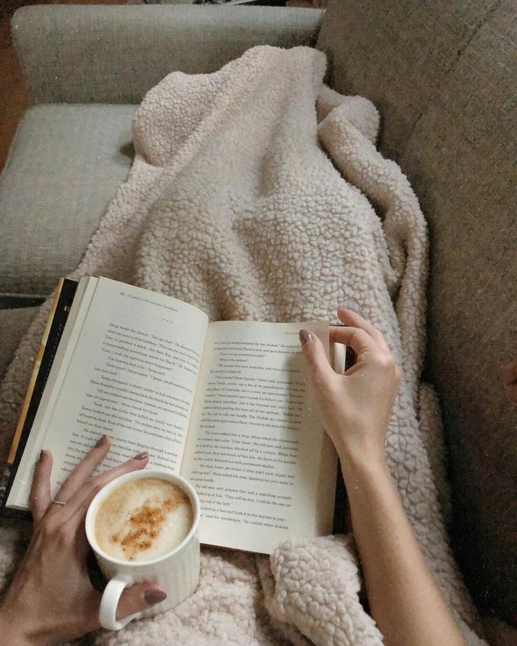 fasshionlover's tweet photo. "i can't go out, i'm busy" 

me being busy: https://t.co/3HeJpaYApo