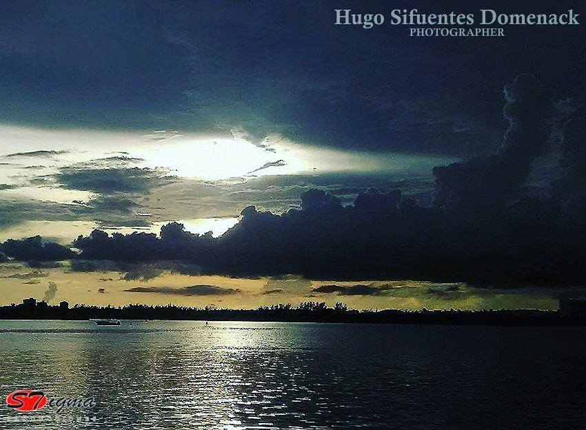 Hsinack's tweet photo. #AlwaysCloudy in #MiamiBeach
Photo by @Hsinack
#TravelPhotography #PhotographerLife https://t.co/aS92y3p3SA