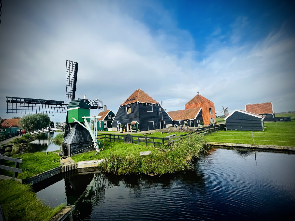 Zaanse Schans, Netherlands 🇳🇱 @TravelCuddly01 #ZaanseSchans #Netherlands #Holland #Europe #travelphotography #Travel #Traveller 🌍📷❤️