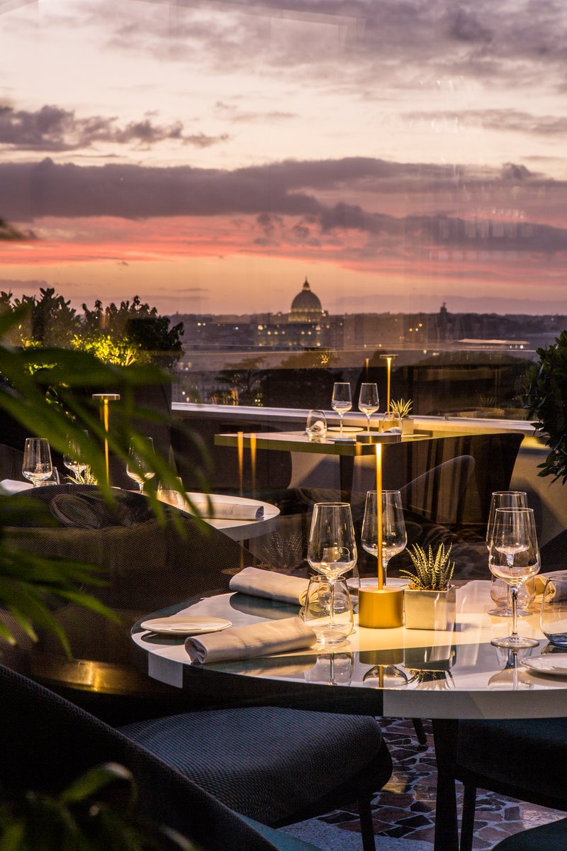 Current panoramic rooftop views from Settimo Restaurant at the @sofitelrome - dinner will never be the same! Saluti 🍷