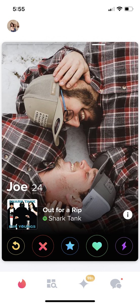 elextra__'s tweet photo. this is the funniest fucking profile i’ve ever seen in my life https://t.co/QoP8SlvO15